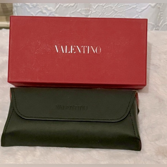 VALENTINO GARAVANI Logo Women’s 55mm Cat Eye Sunglasses In Red Havana NEW in Box - Picture 8 of 12